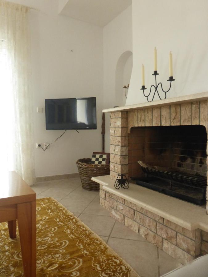 Olea Home Agia Pelagia Chlomou Exterior photo